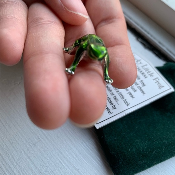 Lucky little frog charm - Picture 3 of 4